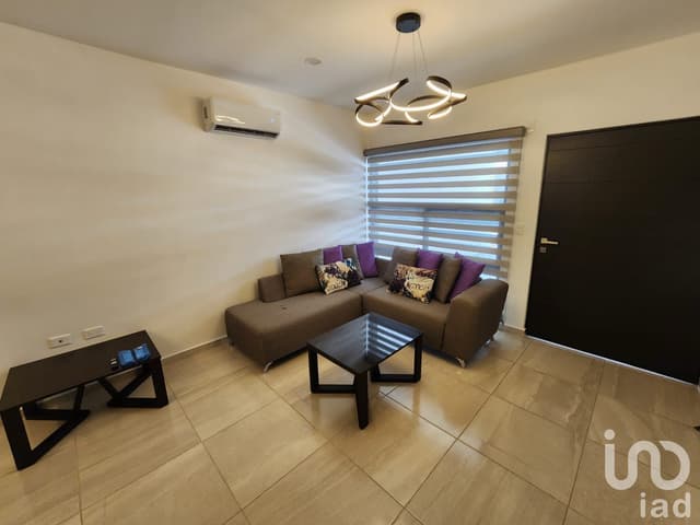 Casa amueblada en Renta de 3 recámaras más 1 estudio en Fracc. Kedros