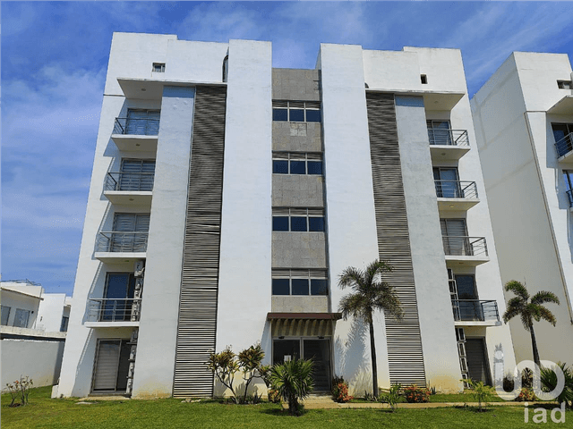 Departamento planta baja frente a alberca en Dream Diamante Acapulco con club de playa y amenidades