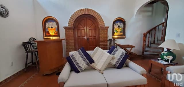Casa estilo colonial en VENTA, ubicada en Lomas de Cocoyoc