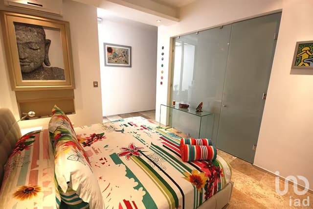 ¡VENTA de departamento a 200m de la playa y a unos metros de la calle 38 de Playa del Carmen!