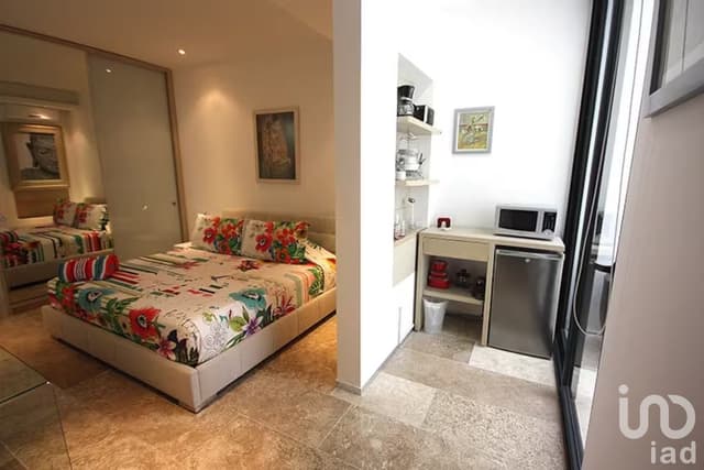 ¡VENTA de departamento a 200m de la playa y a unos metros de la calle 38 de Playa del Carmen!