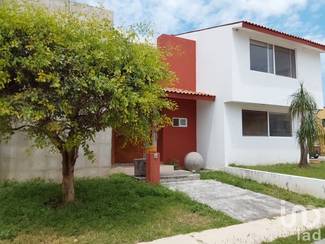CASA AMPLIA EN VENTA EN SAN JUAN DEL RÍO QRO