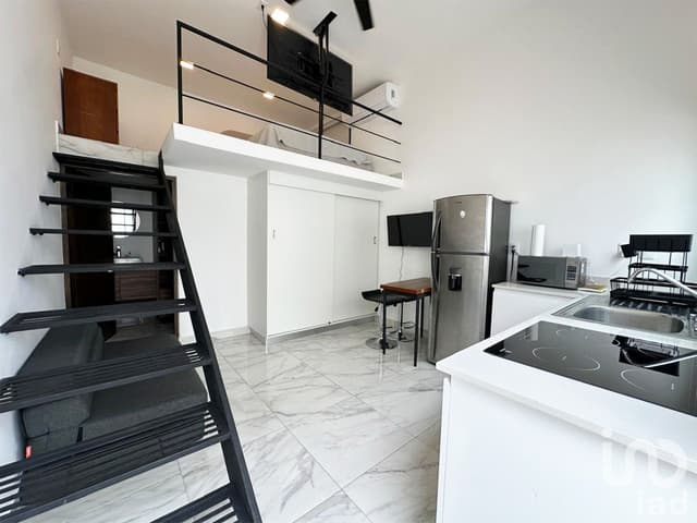 En Venta, Residencia de lujo frente al lago en Lagos del Sol. 5 recs, alberca, acabados elite