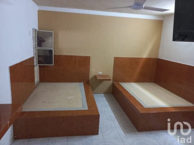 SE VENDE AMPLIA PROPIEDAD EN ESQUINA COL. EL PROVENIR, MERIDA, YUCATAN.