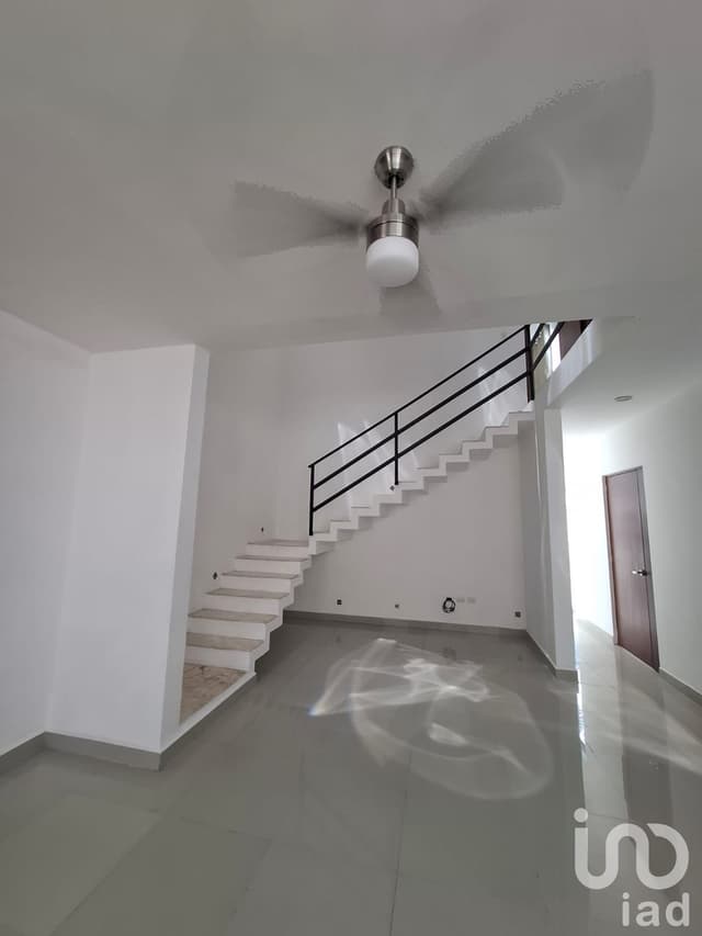 VENTA AMPLIA CASA EN FRACCIONAMIENTO MONTEBELLO, MERIDA ,YUCATAN.