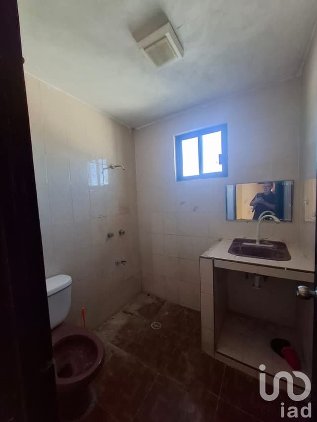 MUY AMPLIA PROPIEDAD EN FRACC PEDREGALES DE LINDAVISTA, MERIDA, YUCATAN