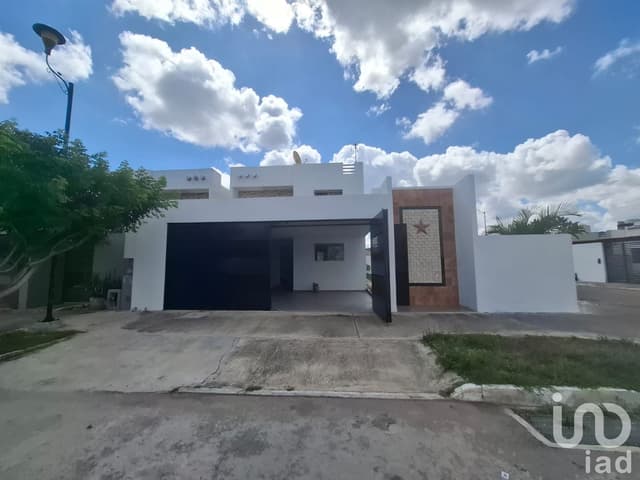CASA EN ESQUINA, TERRENO EXEDENTE SOBRE AVENIDA, FRACC LAS AMERICAS, MERIDA YUCATAN.