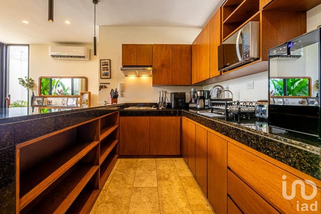 VENTA TOWN HOUSE PRIVADA ALTA TEYRA, MONTEBELLO, MERIDA, YUCATAN.