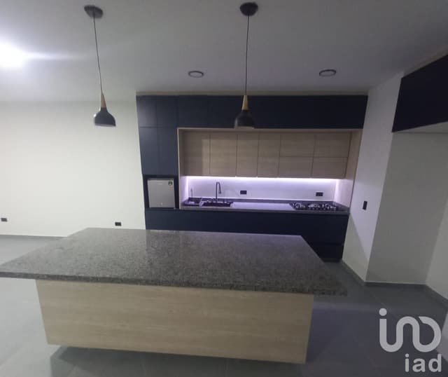 Casa en venta de 4 cuartos frente a parque en Cañadas del Arroyo, Corregidora, Querétaro