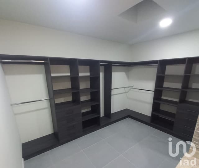 Casa en venta de 4 cuartos frente a parque en Cañadas del Arroyo, Corregidora, Querétaro