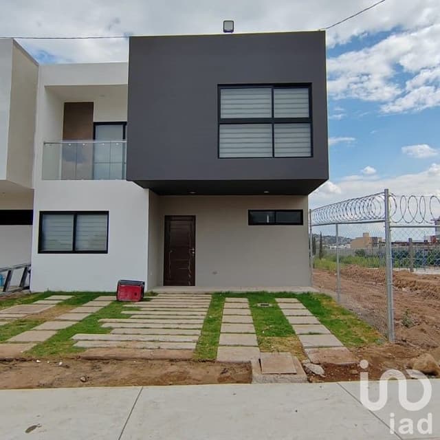 Casa de 3 cuartos en venta en Hacienda Carlota, Corregidora, Querétaro