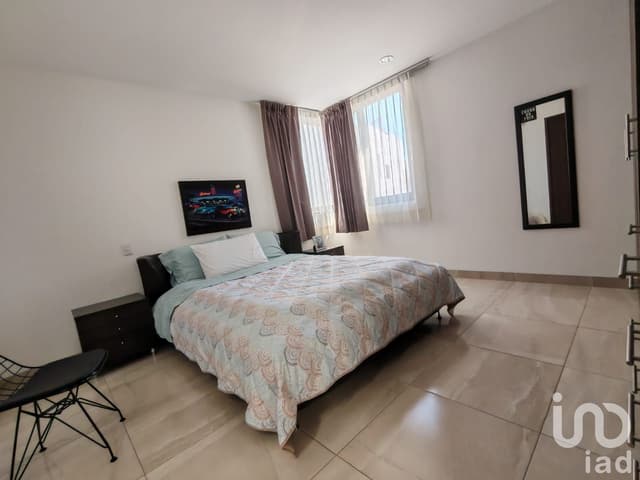 Venta de amplia casa en Hacienda Carlota, Corregidora, Querétaro