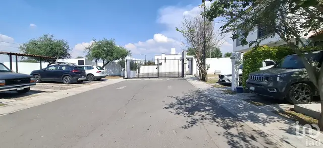 Casa en venta en Av. Siglo XVI, Condominio Tres Ríos, Hacienda del Bosque, Corregidora, Querétaro