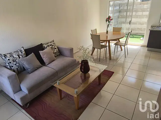 Casa en VENTA - 2 recámaras, ubicada en vialidad - Fraccionamiento PRIVADO