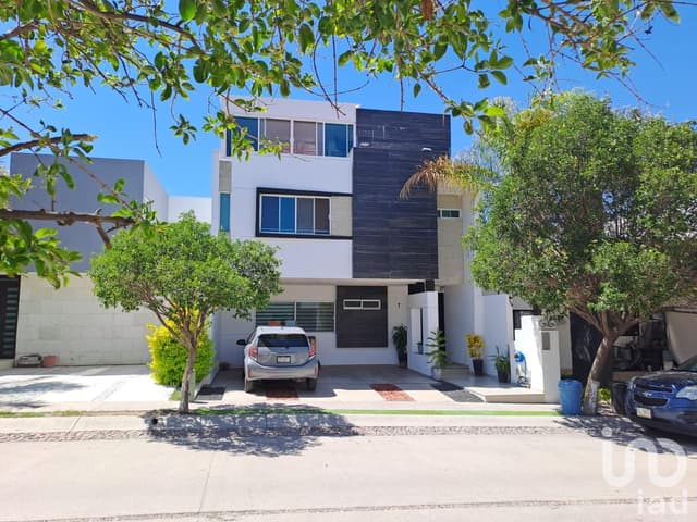 Casa en Venta en Residencial RUSCELLO