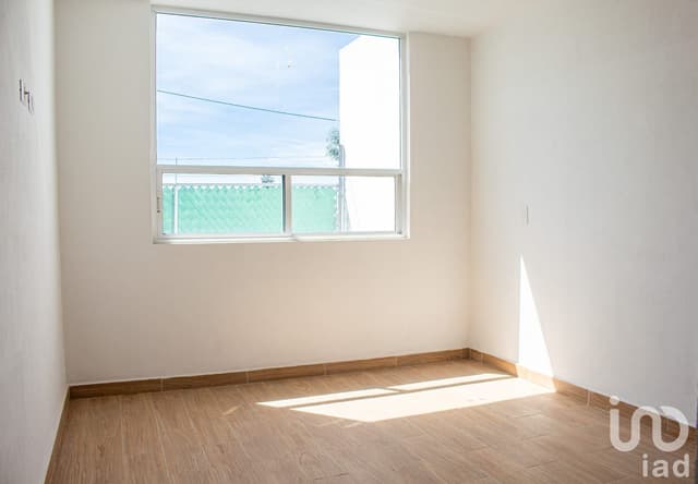 VENTA DE CASA NUEVA CON ROOF GARDEN ATRÁS DE PLAZA SAN DIEGO