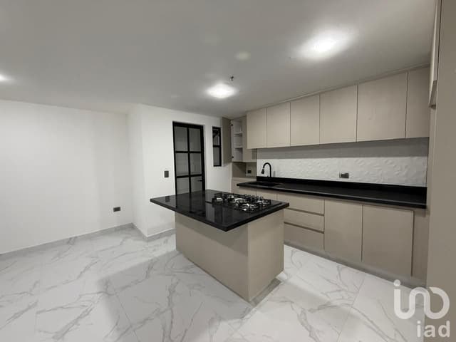 VENTA DE CASA NUEVA ATRÁS DE PLAZA SAN DIEGO