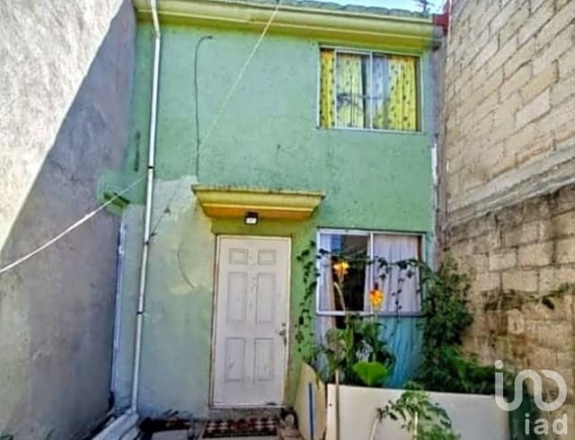 CASA EN VENTA, EN LA COLONIA ARMANDO NEYRA CHAVEZ.