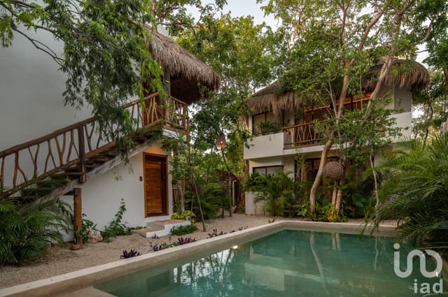 PENTHOUSE EN AKTAL TULUM REGION 15, AMUEBLADO, RENTABLE Y CON ESTILO ÚNICO.