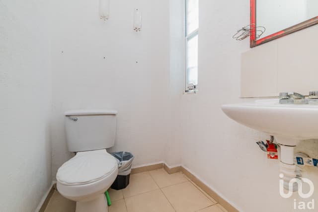 CASA EN VENTA CON 3 RECÁMARAS Y ALBERCA DEL RESIDENCIAL, QUINTA EL AMANECER NORTE DE CANCÚN.