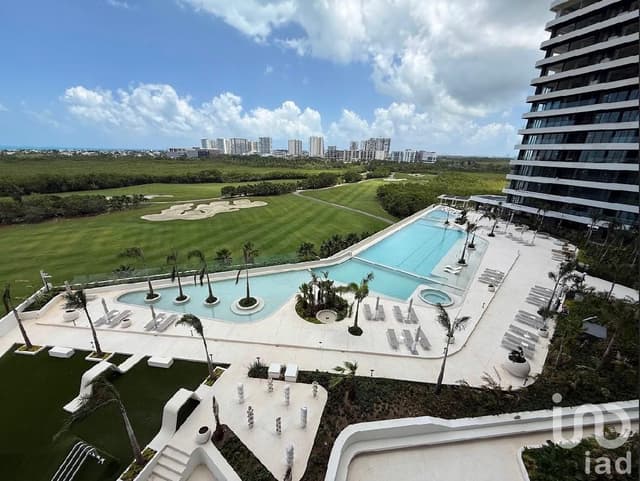 Departamento con Vista al Mar en Puerto Cancún | Tecnología Sostenible y Diseño de Alta Gama.