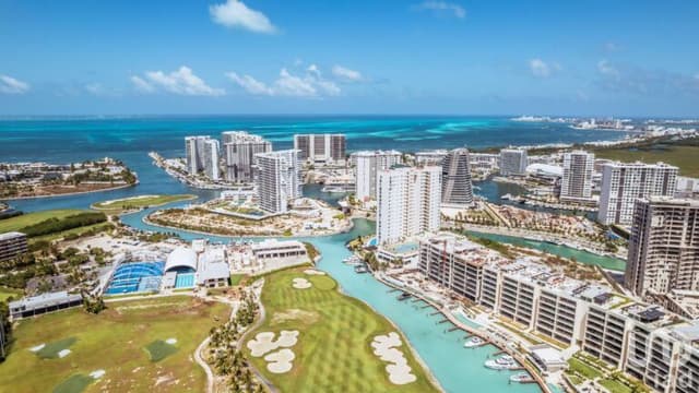 Departamento de Lujo 4 Recámaras 250 m² Vista al Mar Puerto Cancún.