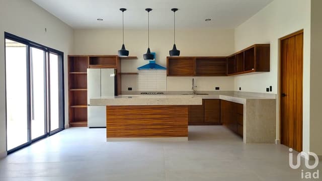 Casa en venta en La Paz BCS El Centenario con alberca