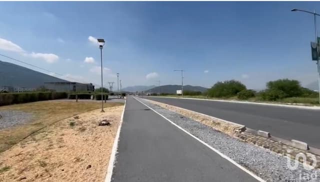 Venta de terreno comercial en García, Nuevo León