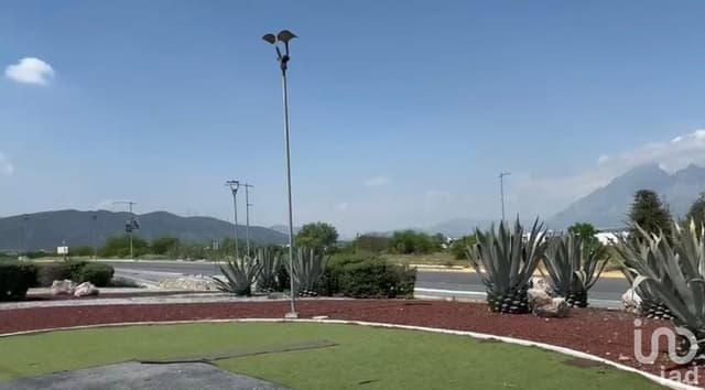 Venta de terreno comercial en García, Nuevo León
