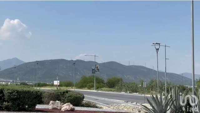 Venta de terreno comercial en García, Nuevo León