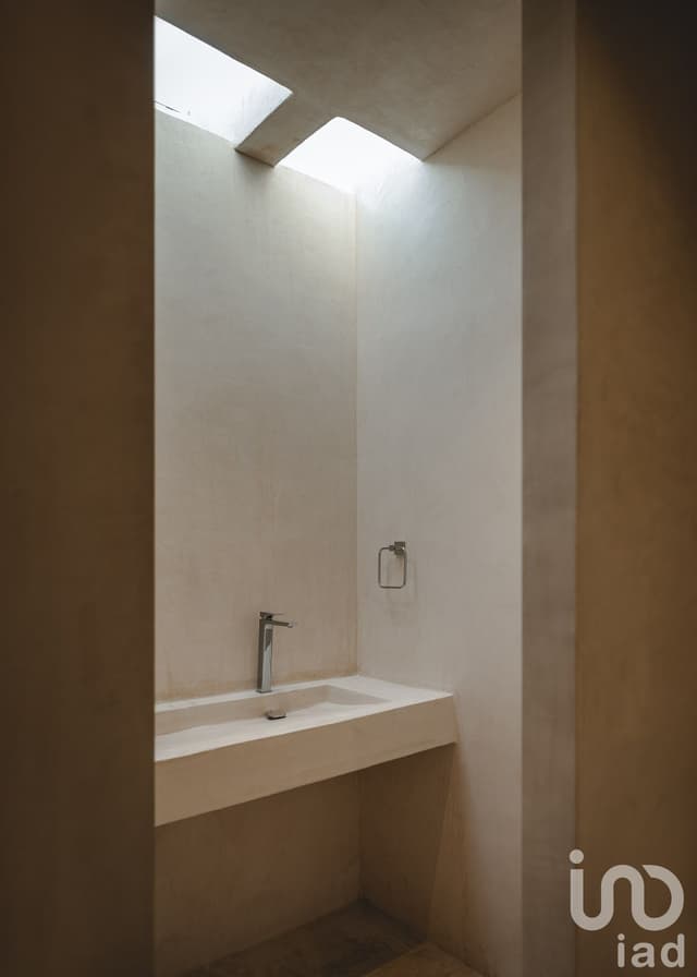 MODERNA CASA EN EL CENTRO DE MERIDA, YUCATAN