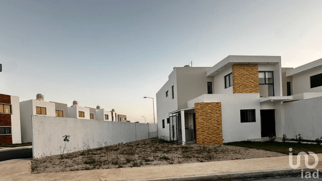 AMPLIA CASA EN RENTA EN DZYTIA, MERIDA