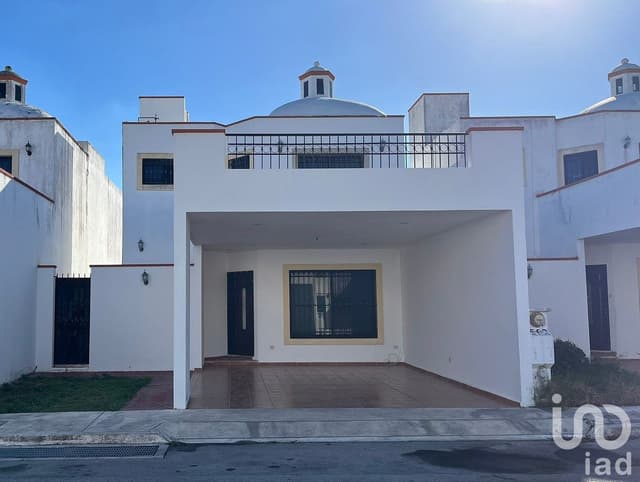 AMPLIA CASA EN RENTA GRAN SANTA FE NORTE, YUCATAN