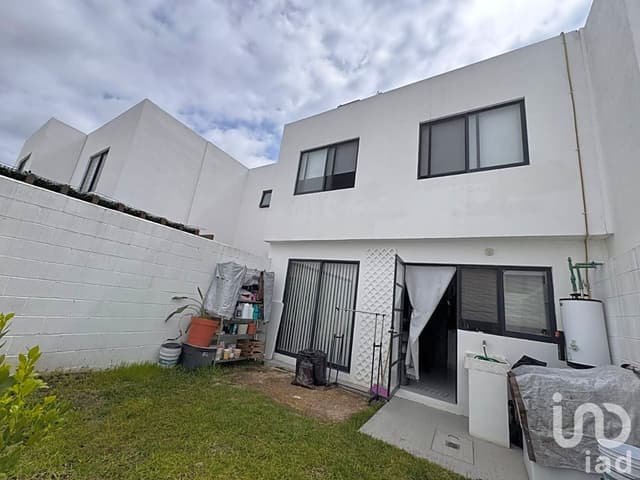 Casa en venta ubicada en Zakia, El Marques, Queretaro