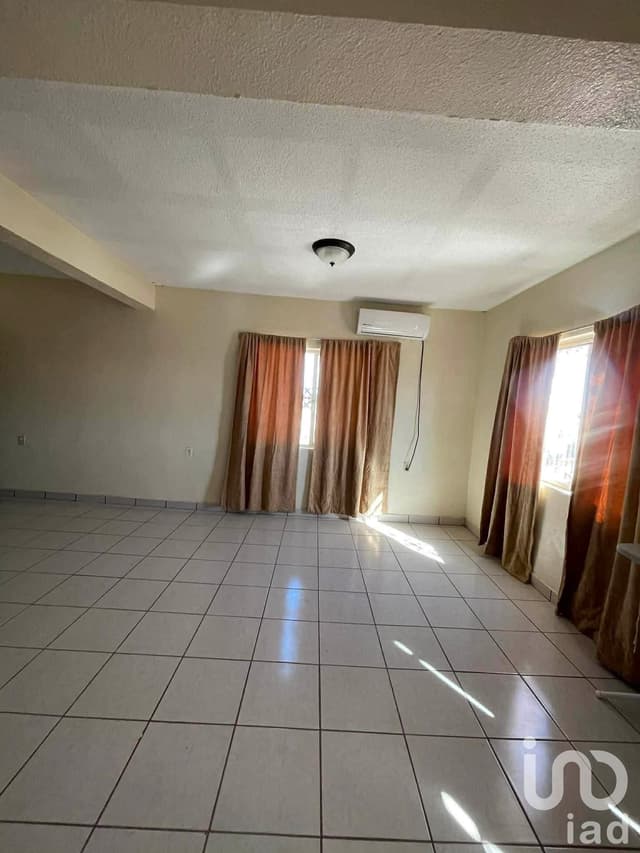 CASA DE 3 PISOS CON DEPARTAMENTO, COL MANUEL VALDEZ, Zona Santiago Troncoso
