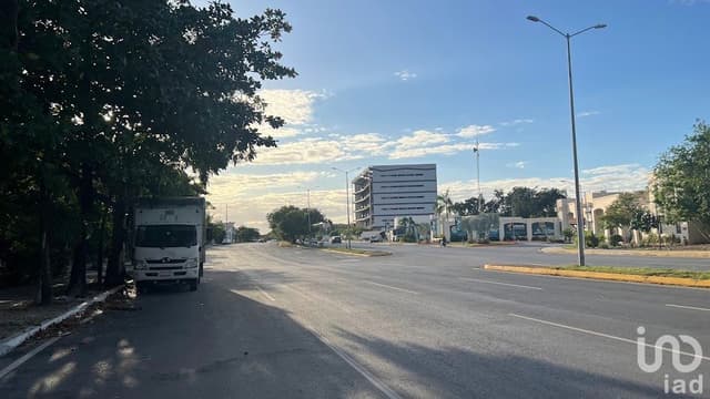 VENTA DE CASA 3 RECAMARAS 2 NIVELES EN ESQUINA CON ENTRADA PRINCIPAL Y SEGUNDA ENTRADA SOBRE AV. 115