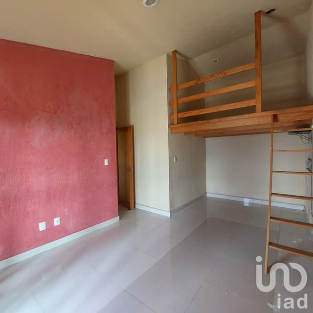 CASA EN VENTA, Morelos.Centro Jiutepec. 2niveles, en condom. sobre avenida princ.