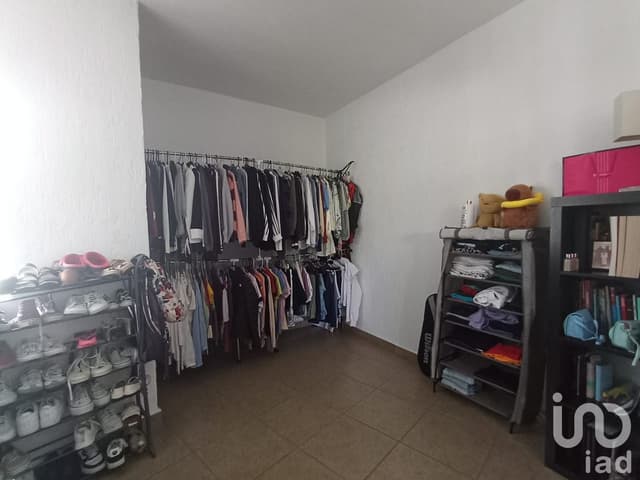 CASA EN PEDREGAL LAS FUENTES EN VENTA RECIEN REMODELADA