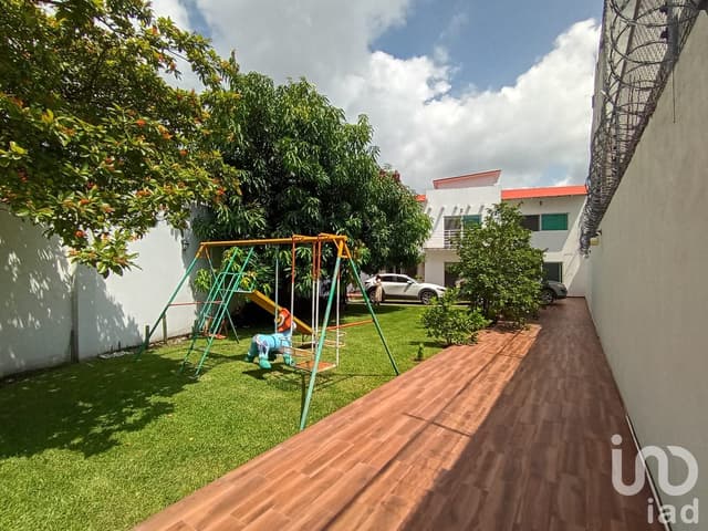 CASA EN PEDREGAL LAS FUENTES EN VENTA RECIEN REMODELADA