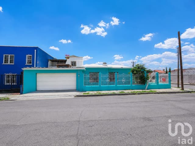 Casa en venta, col Ex Hipódromo, 3 habitaciones en planta baja