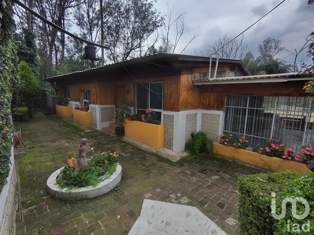 Oportunidad Inversionistas: Propiedad de 600m² con 3 Casas y Alberca en Lago de Guadalupe