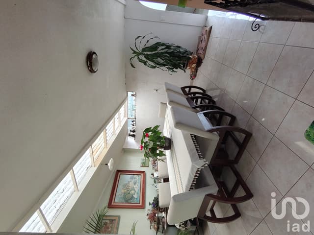 Oportunidad Inversionistas: Propiedad de 600m² con 3 Casas y Alberca en Lago de Guadalupe