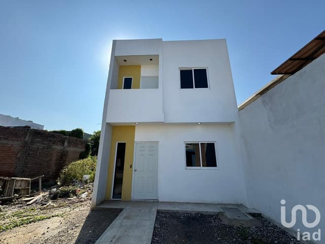 CASA EN VENTA CON RECÁMARA EN PB EN COLONIA SANTA ROSA MAZATLÁN