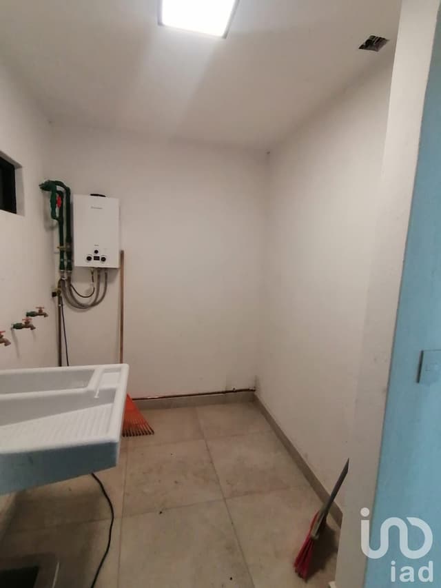 CASA EN VENTA CERCAS DE LA GLORIETA DE LA LUNA CUERNVACA