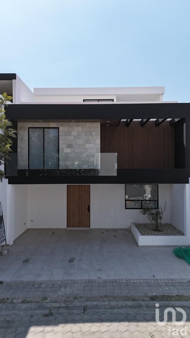 Casa en venta Lomas de Angelópolis III. cerca universidades como UDLAP, UVM, Anáhuac ,Tec Monterrey