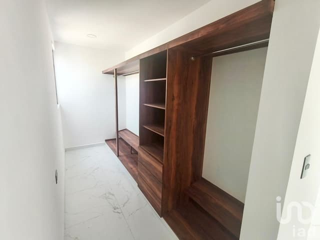 Casa en venta, cerca de importantes universidades como UVM,UDLAP, Anahuac