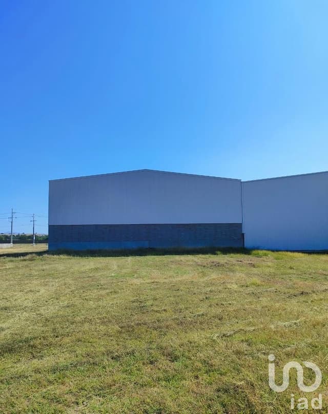 Terreno Industrial en Cluster Novotech, Silao,Gto,a pocos metros de Autopista y frente a Fipasi