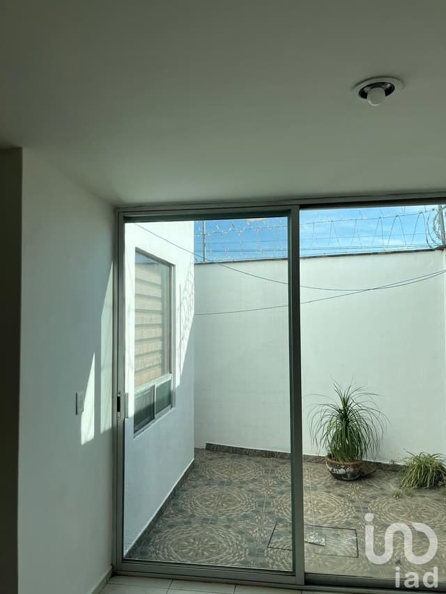 VENTA CASA EN EXCELENTE ESTADO Cuautlancingo.