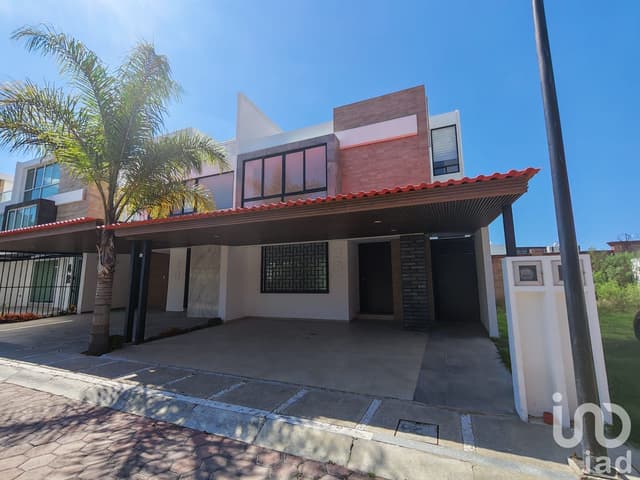 RESIDENCIA EN VENTA Fracc. El Encanto, Morillotla