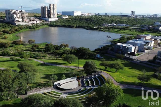 Terrenos en venta Queretaro La Vista frente a Paseo Queretaro